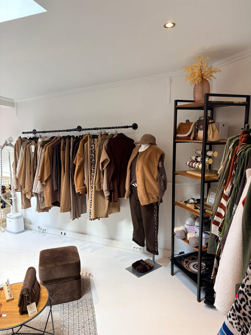 Vêtements prêt-à-porter grande taille pour femme, du 44 au 54, coupes flatteuses et confortables – Curvy Fashion